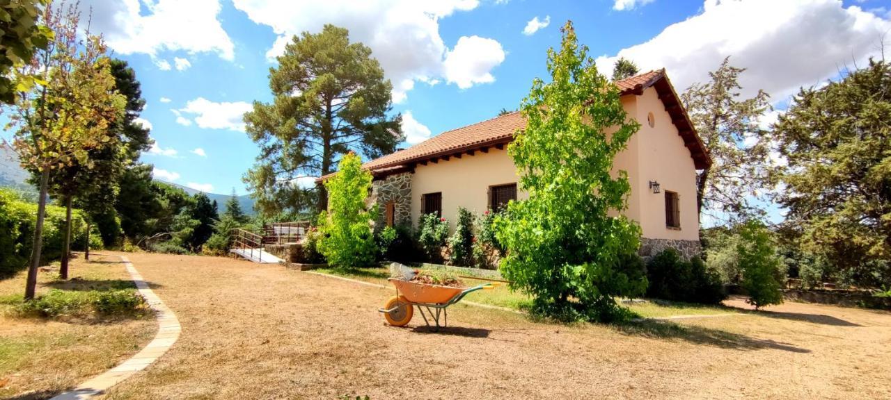 Casa Rural El Pinar Navas de Riofrio Exterior foto